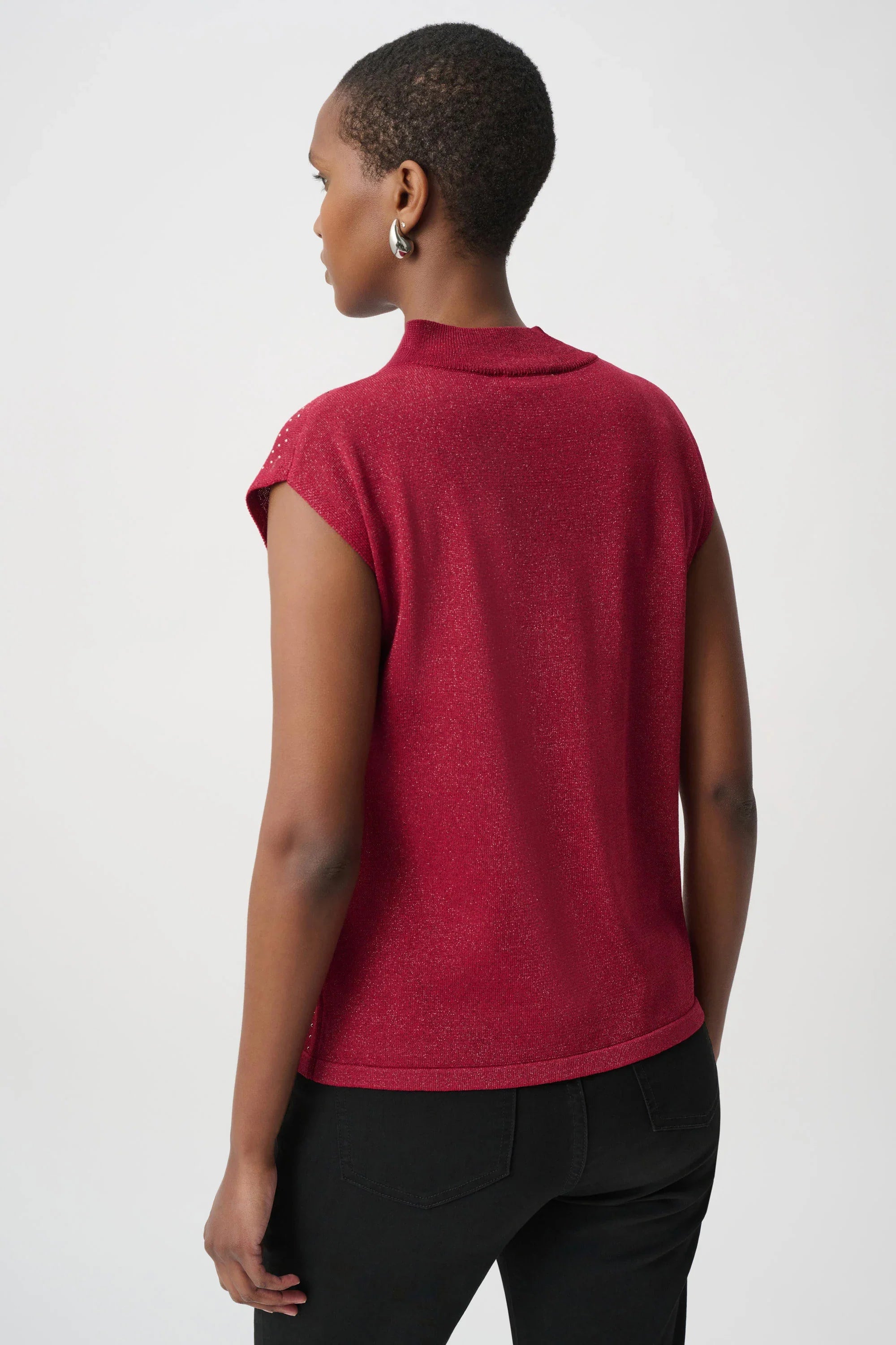 Sleevless Pullover Top