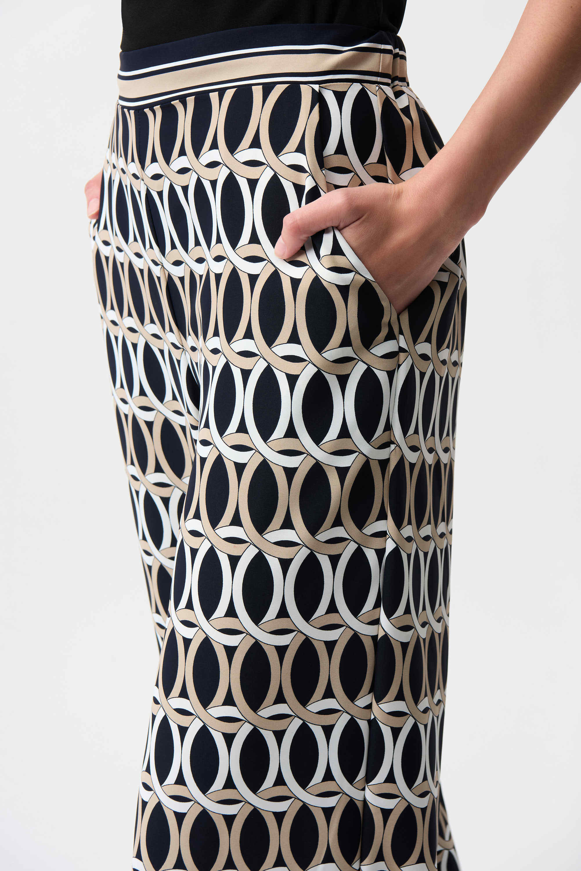 Chain Border Print Pants