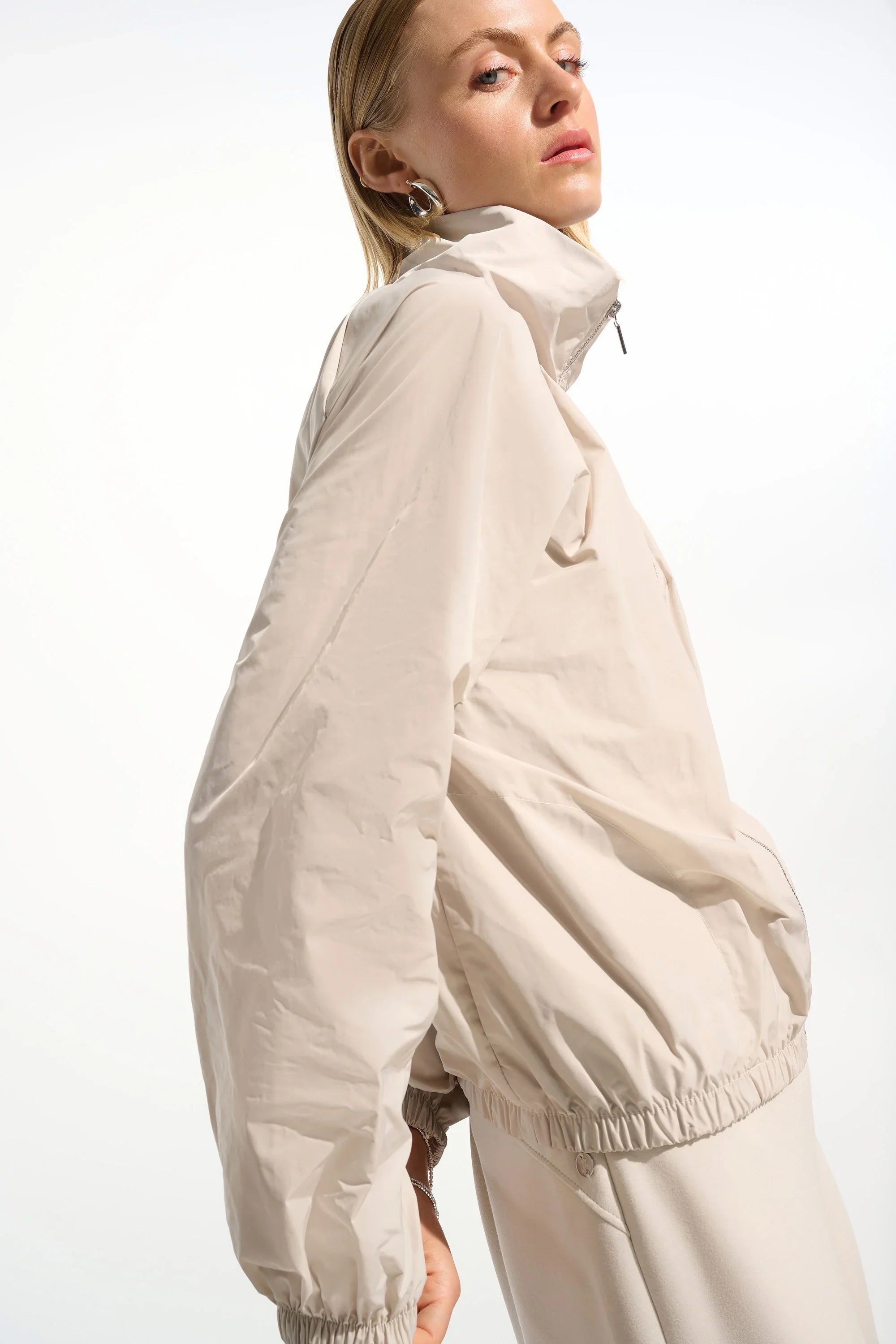 Funnel Collar Puffed Jacket