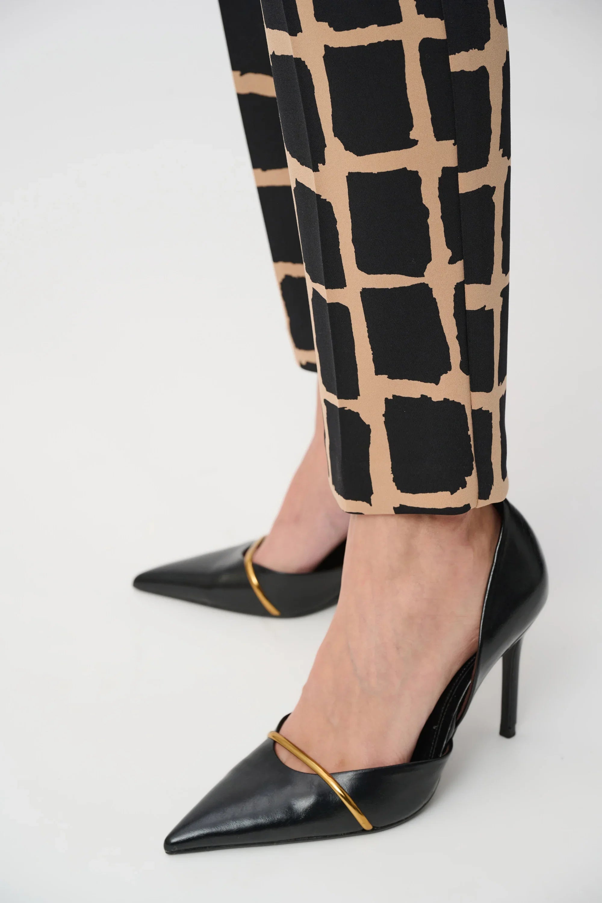 Abstract Pull-On Pant