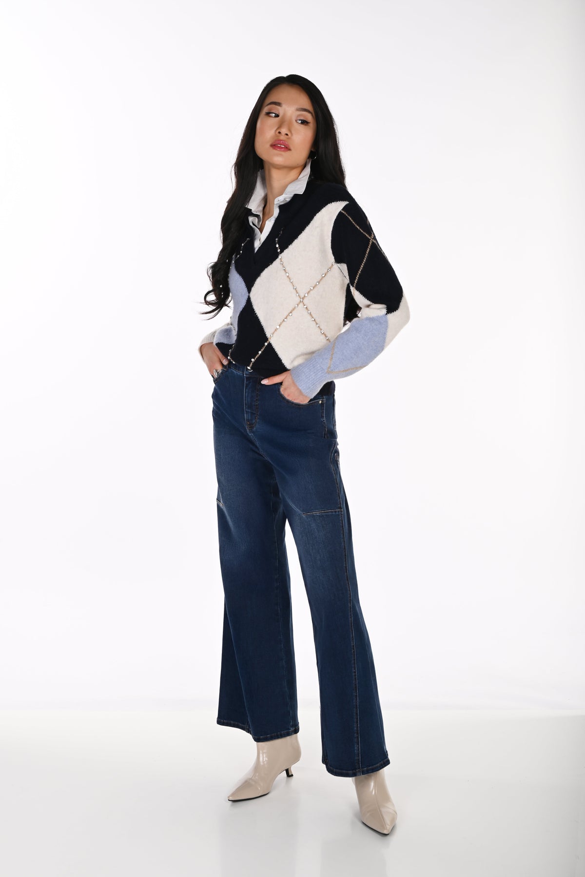 Frank Lyman V-Neck Argyle Sweater - Style 264853