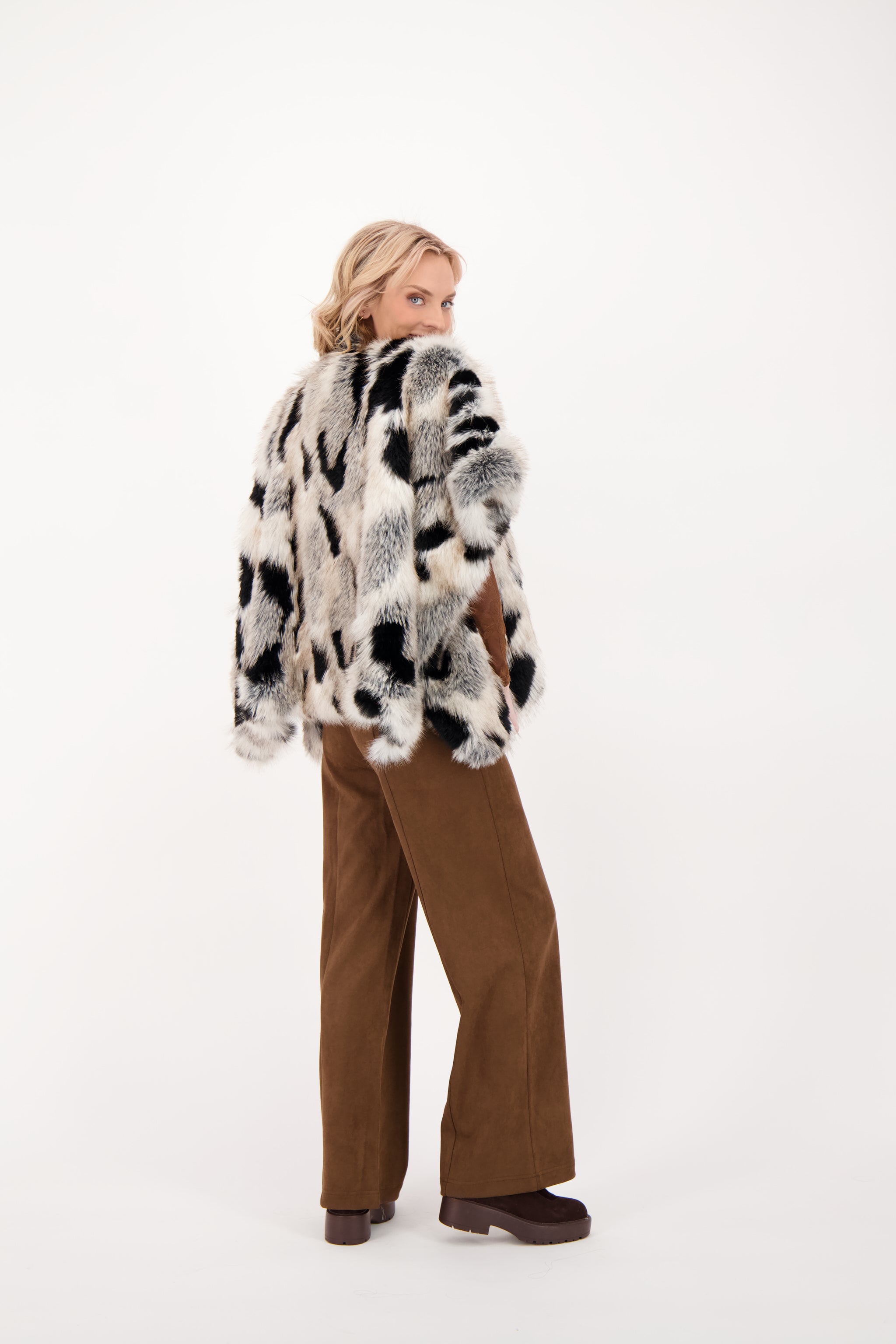 Spanner Faux Fur Cape - Style 526816T