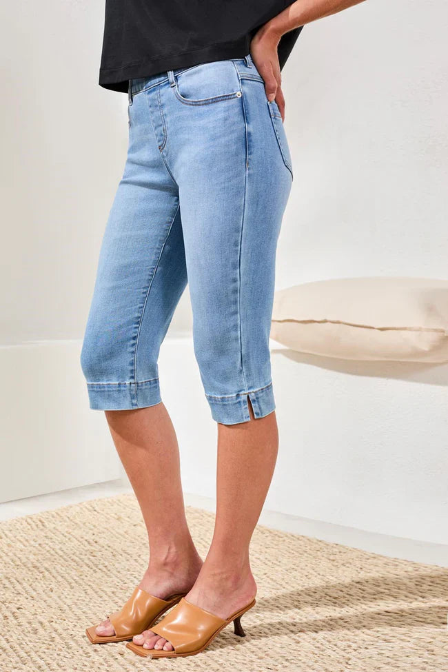 Audrey Pull-On Pedal Pusher Boundless Stretch Denim