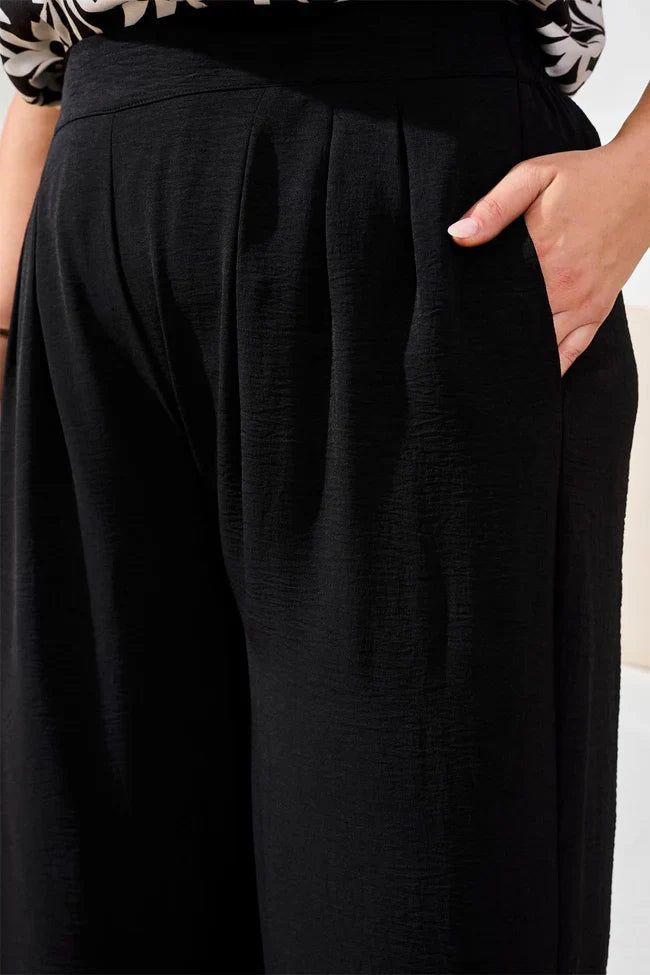 Airflow Pleated Pants With Elastic Waistband